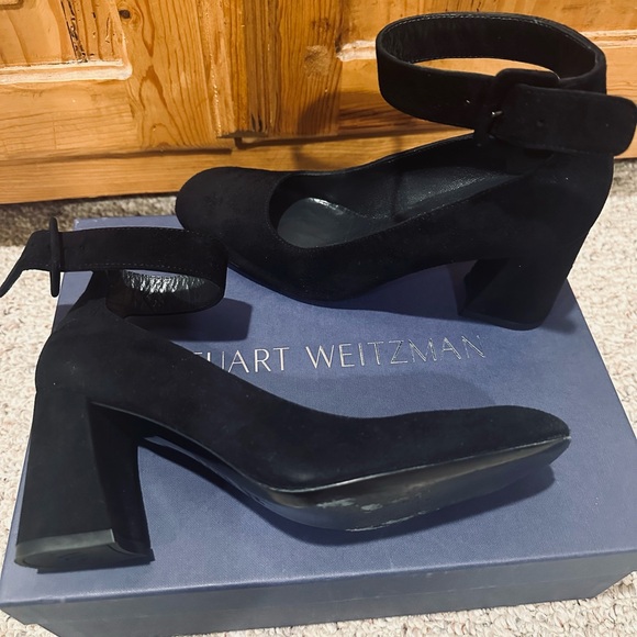 Stuart Wheitzman Clara Pump - Picture 4 of 8
